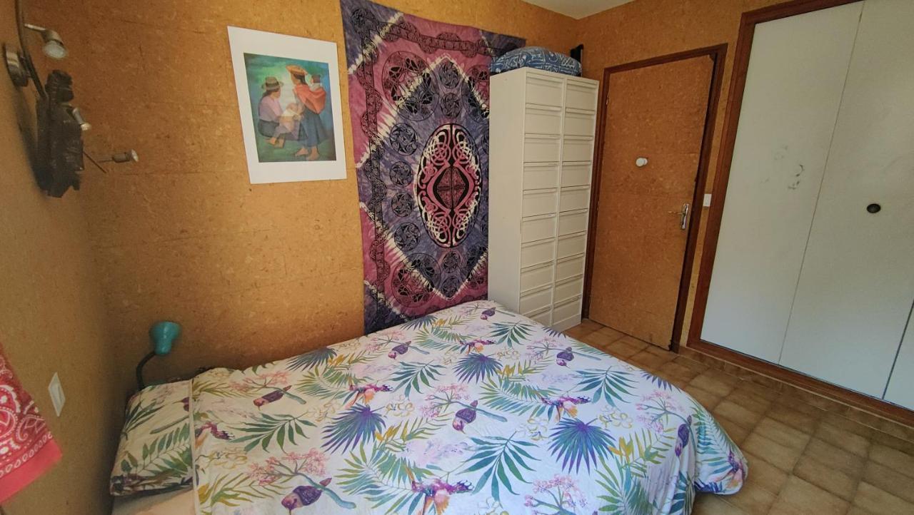 Chambre Dans Villa Le Chaffaut-Saint-Jurson Exterior foto